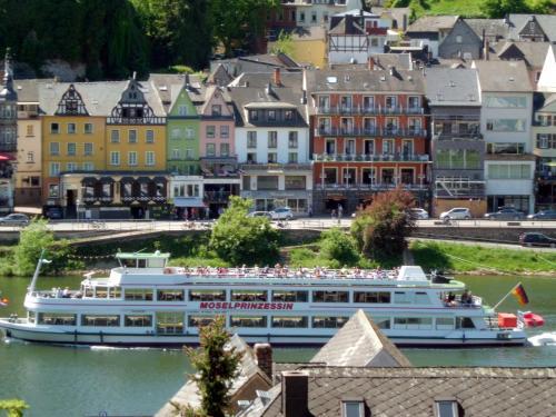Apartamento Ferienwohnung Burgenblick