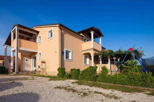 Comfortable Apartment Near Pula