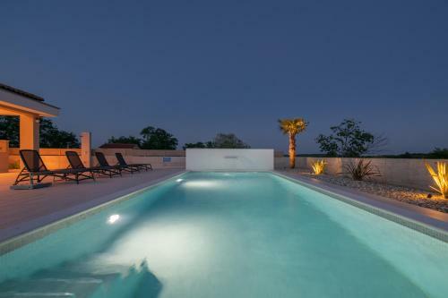 Villa Rhea, Mar?ana