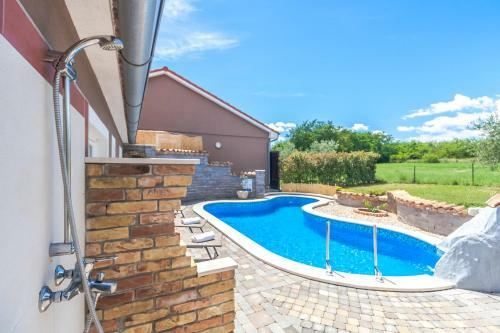 Villa House Tomas With Pool Near Pula
