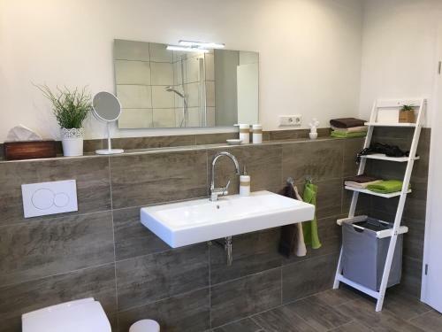 Apartamento Ferienwohnungen Stadtgefl�ster
