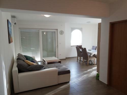 Apartments Eni