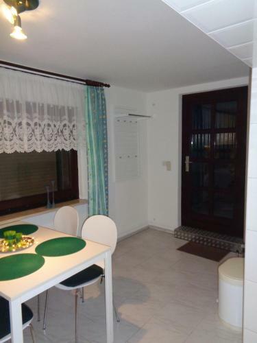Apartamento Ferienwohnung "am Recknitzhang"