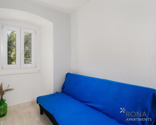 Rona Apartment More