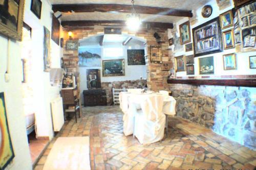 Cozy Apartment In Villa Emily