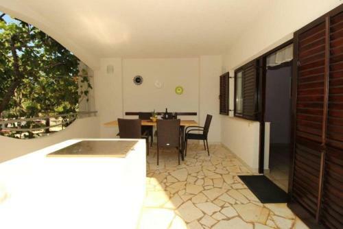 Apartments Besedi?