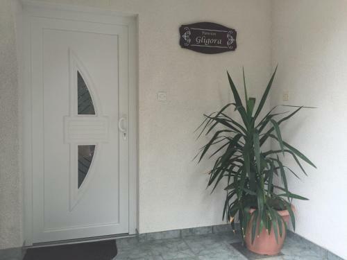 Hostal Guesthouse Gligora