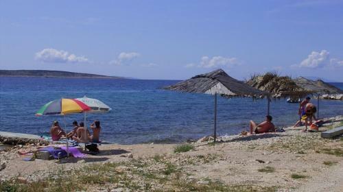 Apartments Mare-200 M From The Beach