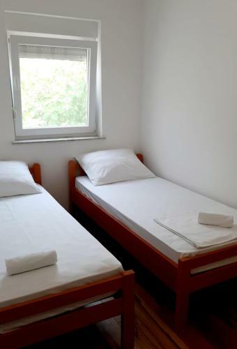 Apartments Mareti?