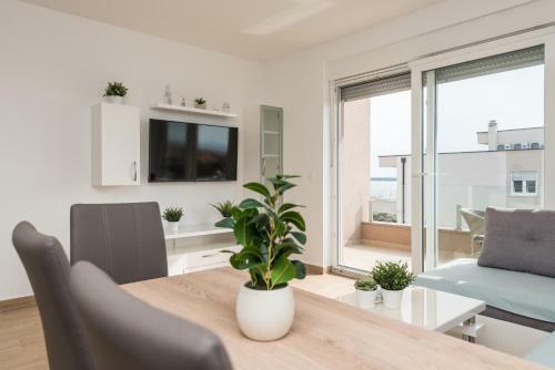 Zoran Brand New Modern Apartments