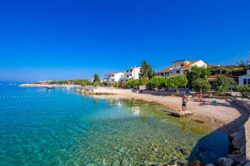 Apartments Cathy - 50m From The Beach