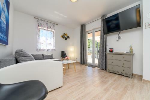 Apartments And Rooms Yasmin