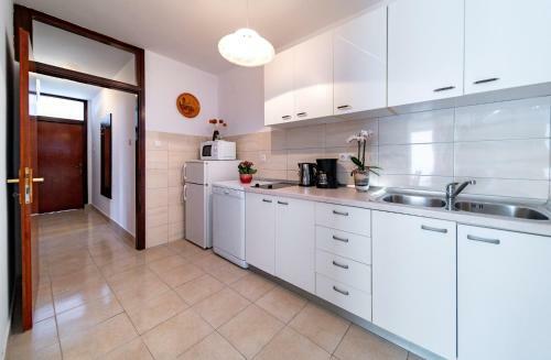 Apartments Lazari?
