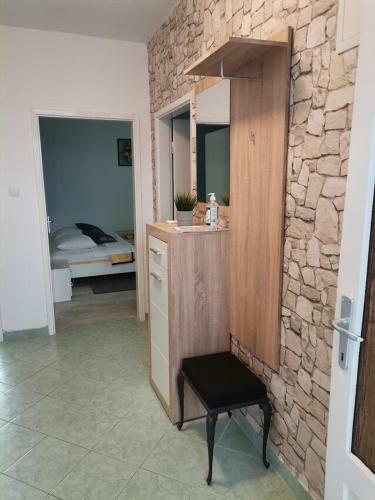Apartments With A Parking Space Lopar, Rab - 17436