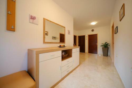Apartments By The Sea Molat - 18433