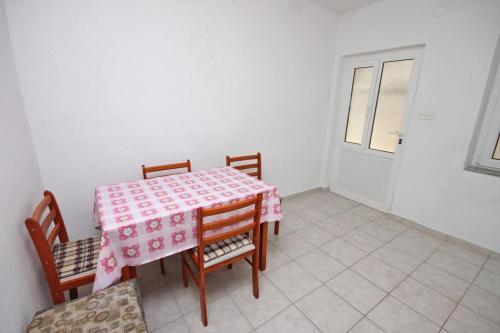Apartment Metajna 6351a