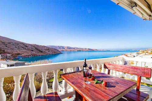 Apartments With Mountain And Seaview