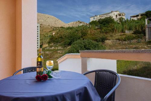 Family-friendly Apartment On The Beach With Sea View