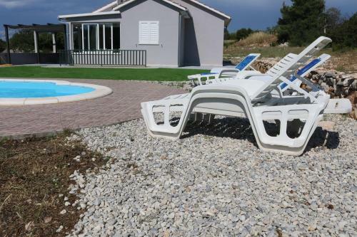 Villa Nane Garden - House With Pool