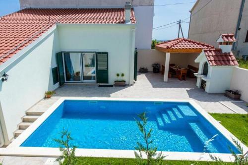 Luxury Villa Vision