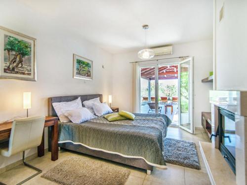 Lavish Villa With Pool In Supetar Croatia
