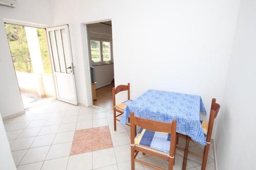 Apartment Metajna 527f