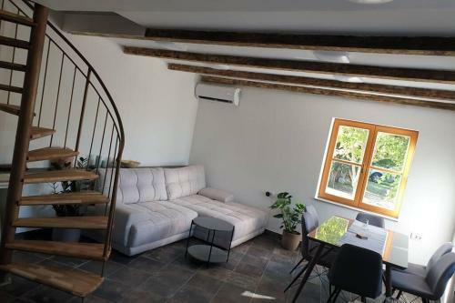 Secluded Cottage In An Orchard, Island Pasman