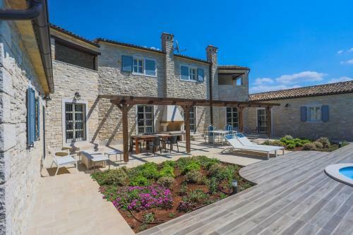 Beautiful Villa Rajki 1