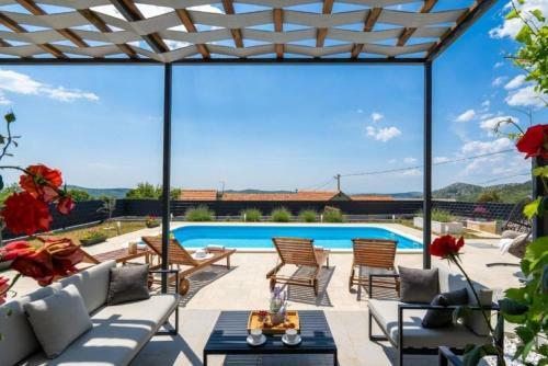 Villa Pax - With Pool