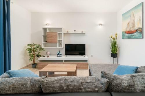 Apartments Lux 3 - Heated Pool