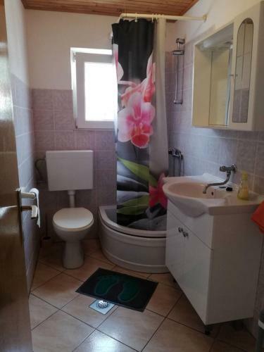 Apartments An?elka - 50 M From Beach