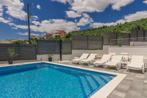 Villa Mari With Private Pool