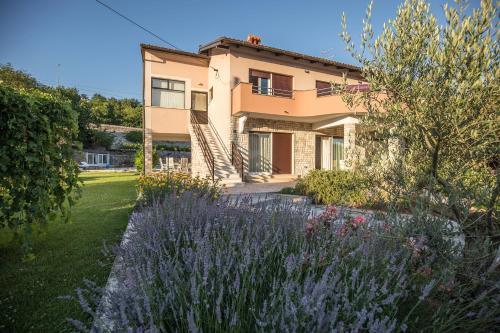 Apartment Josip