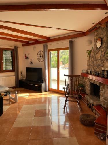 House Barbara