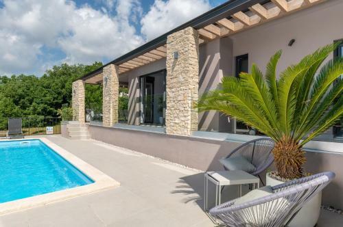 Beautiful Villa Anthea Paola
