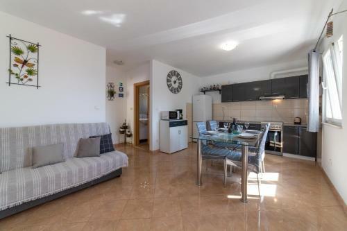 House Anka