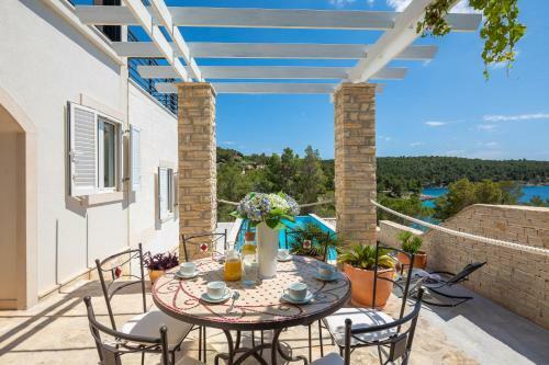 Waterfront Sea Dream Villa