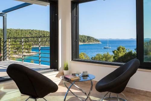 Waterfront Sea Dream Villa