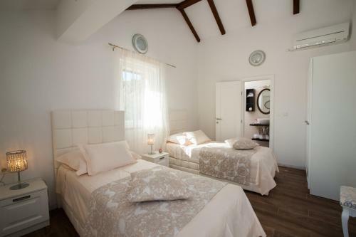 Luxury Villa Kate With Heated Pool