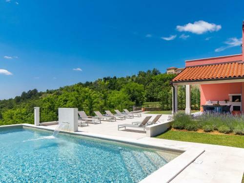 Hr-52428-08 Villa Cali, Oprtalj, Ca 320 M2, 8 Pax