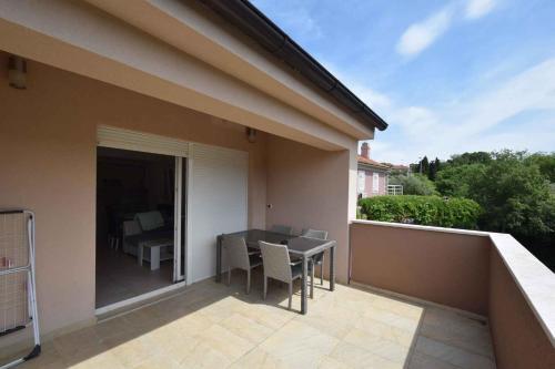 Apartment In Omisalj/insel Krk 35666