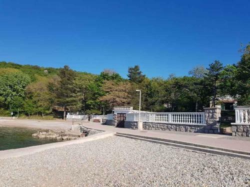 Apartments In Omisalj/insel Krk 39760