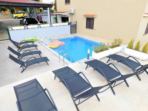 Apartman "sabine Red" With Pool
