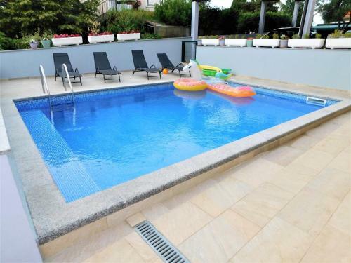 Apartman "sabine" With Pool