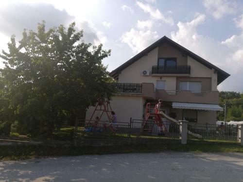 Studio Apartman Tu?ek