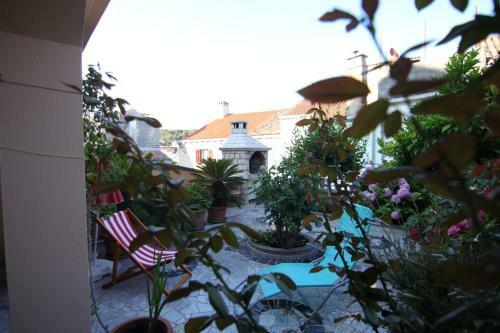Apartamentos App With A Lovely Patio