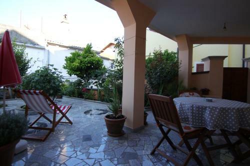 Apartamentos App With A Lovely Patio