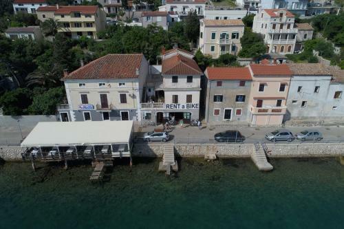 Pleasant Apartment With Seaview