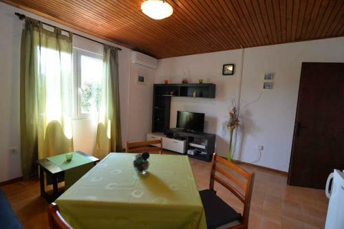 Apartment In Mali Losinj 36511