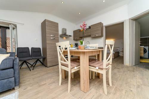 Beautiful Apartment Aleks